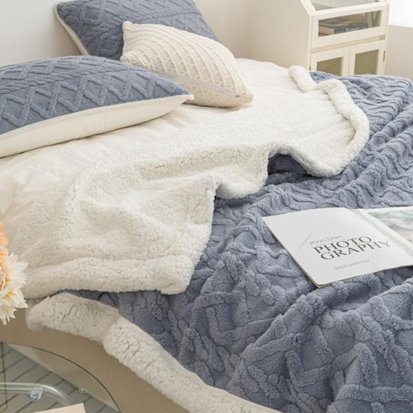 Blankets & Throws
